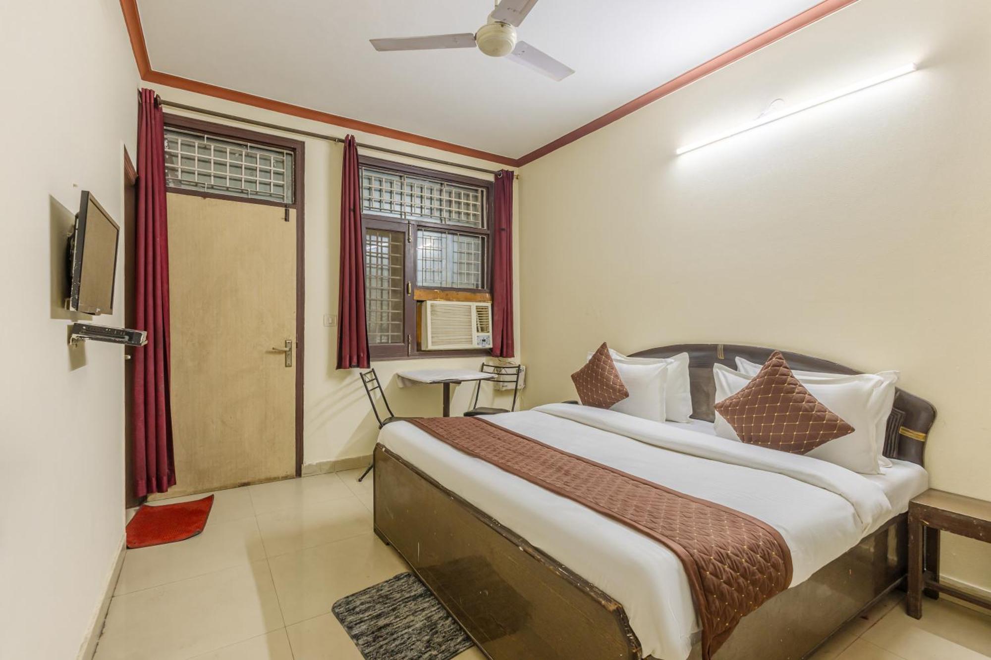 Monarch Igi Airport Mahipalpur Hotel
